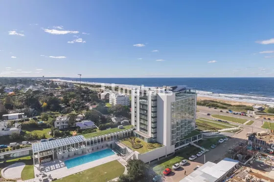 Alquiler Apartamento Tres Dormitorios Punta Del Este Edificio Look Brava