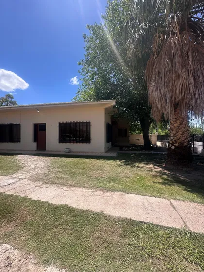 Venta Casa 5 Dormitorios Russell Con Cochera