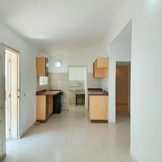 Local Comercial/ Alquiler/ Santa Mónica/ 90m2/ 2h-1b
