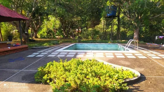 En Venta Terreno De 13.598 Mts Con Casa Sencilla Con Piscina, A 15 Minutos Del Pueblo De Bejuma