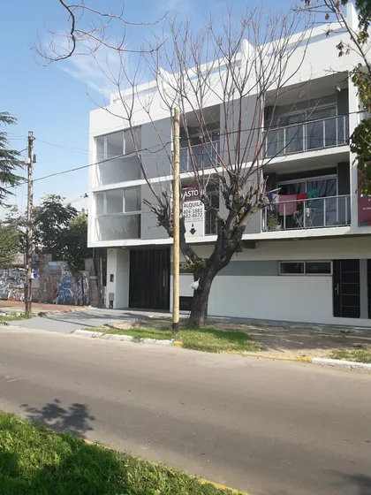 Alquiler Cochera - 125 E/ 49 Y 50 - El Dique