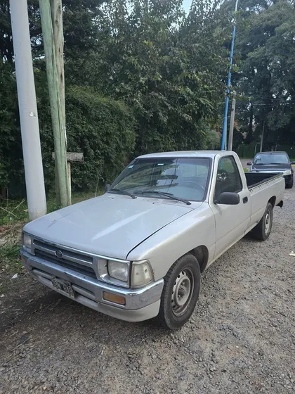 Toyota Hilux Pick-up 2.8 Cabina Simple