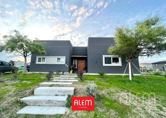 Casa De 3 Dormitorios En Venta En Horizontes Al Sur