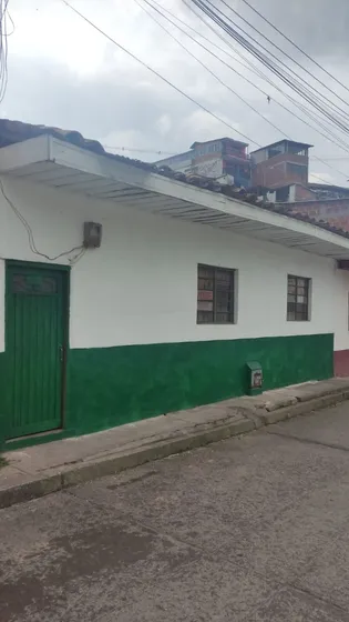 Casa En Venta En Neira, Caldas  A Unas Cuadras Del Parque Principal