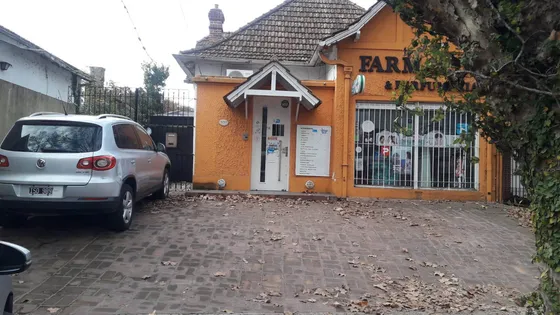 Local En Alquiler Ubicada En San Isidro Sobre Av Libertador Apta Comercial
