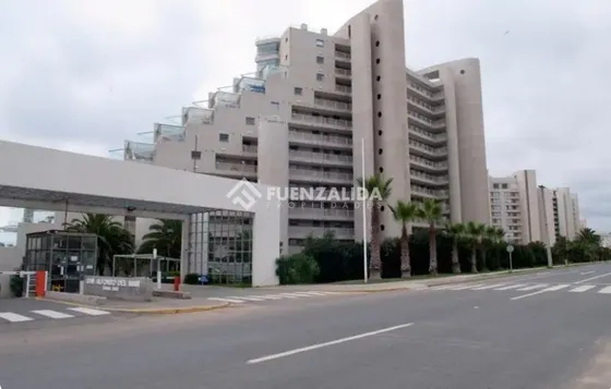 Departamento En Venta De 4 Dorm. En Algarrobo