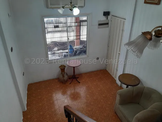 César Bullones Vende Cómoda Casa Duplex En Urb. El Amanecer, Cabudare, Lara 25-1071
