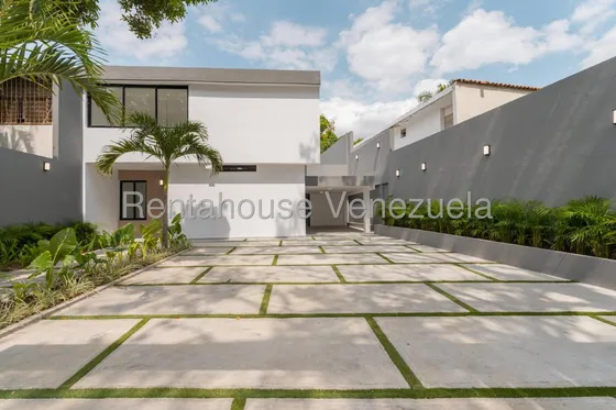 Remodelada, Moderna, Con Bellos Espacios Y Lista Para Llegar. 25-19197