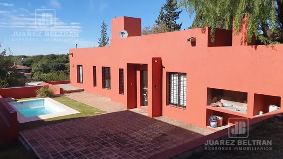 Casa De 3 Dormitorios Con Pileta Y Cochera - Nuestra Señora De La Consolacion, Villa Allende