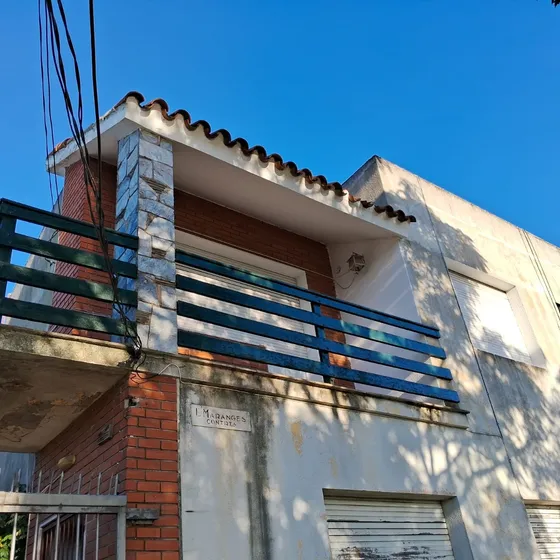   Alquiler Apartamento 2 Dormitorios 1er Piso Por Escalera, Tipo Casa !!!!!! 