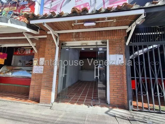 María Martínez Alquila Local Comercial En Cabudare, Zona De Alto Tráfico, Ideal Para Tu Negocio, Puertas De Vidrio, Baño Privado.