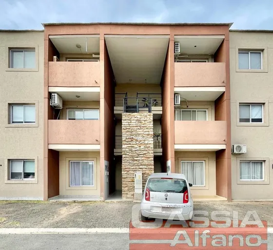 Excelente Depto. 3 Ambientes En Primer Piso Barrio Cerrado