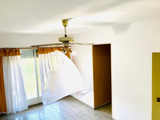 Oportunidad Venta Departamento 2 Ambientes En Castelar, Moro