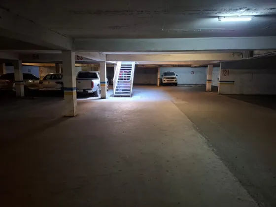 Se Vende Estacionamiento Techado !!!!
