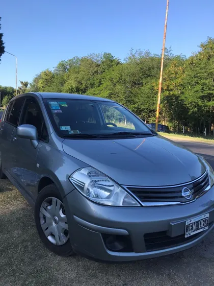 Nissan Tiida 1.8 Visia