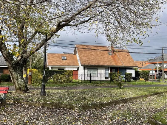 Hermosa Casa De Esquina Sector Oriente Los Aromos 