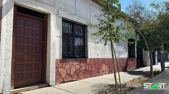 Se Vende Amplia Casa A Pasos De Nataniel Y Av Matta.