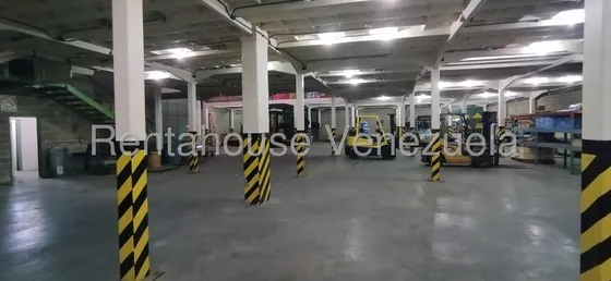 Se Alquila Galpón En Guatire (valle Arriba)