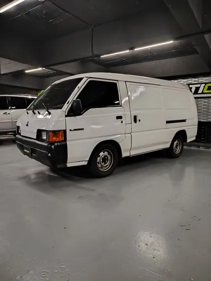 Mitsubishi L300 4cil