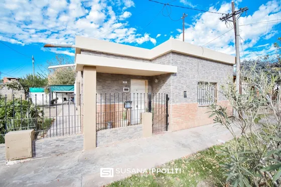 Casa En Venta 2 Dormitorios En Barrio Talleres Roldán