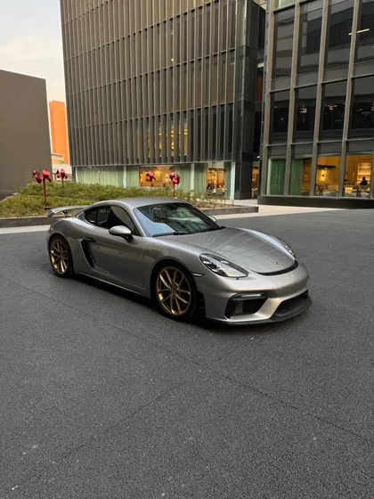 Porsche Cayman Gt4