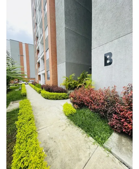 Vendo Apartamento En Cr Caracoli - 8 Piso