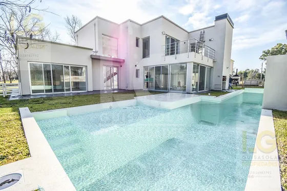 Casa En Venta En Fincas De Hudson