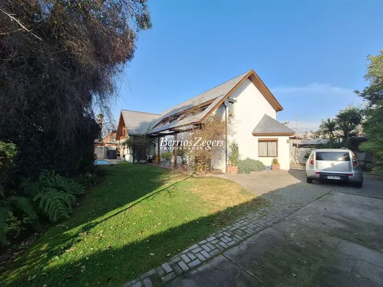 Casa En Venta De 7 Dorm. En Las Condes Pdte.riesco