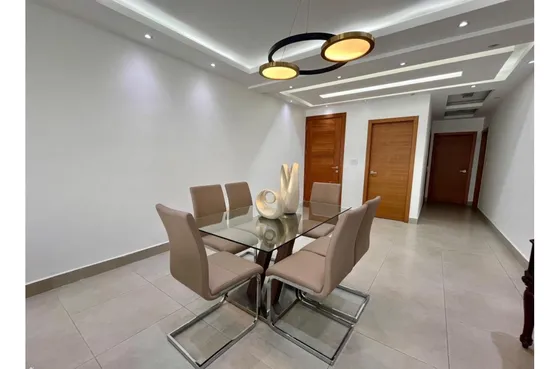 Apartamentos En Alquiler En Ensanche Naco Amueblado  3 Habitación  3  Baños,  Cocina  Sala Comedor  Área De Lavandería,  2 Estacionamiento Aria Social Gimnasio  Torre Cuenta Con Ascensor Planta Full P