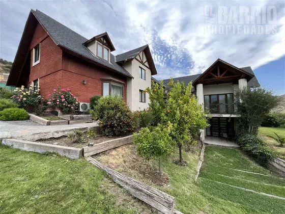 Casa En Arriendo De 4 Dorm. En Chicureo
