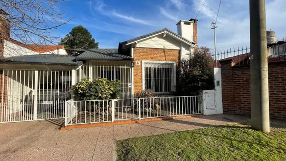 Casa Chalet  En Venta En Olivos, Vicente López, G.b.a. Zona Norte