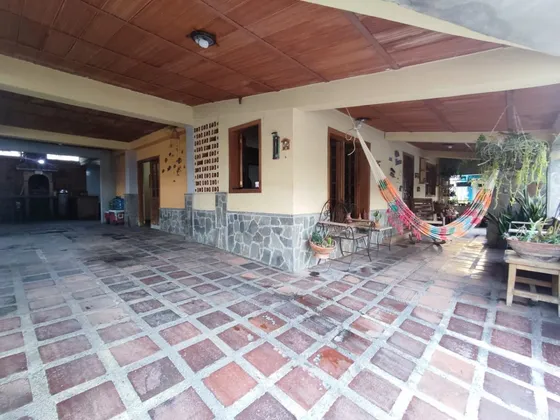 Casa En Venta Ubicada En Monteserino, San Diego. Inmobiliaria Maggi 2114