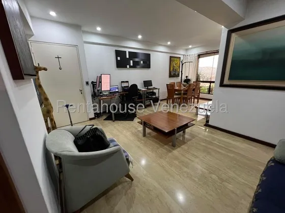 Espacioso Apartamento En Venta Los Dos Caminos 25-19045