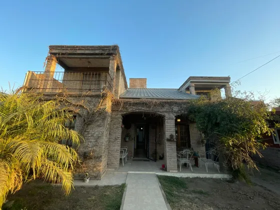 Venta Casa 4 Dormitorios Villa Allende Con Cochera