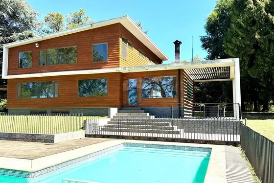 Espectacular Casa 560 M2 Construidos
