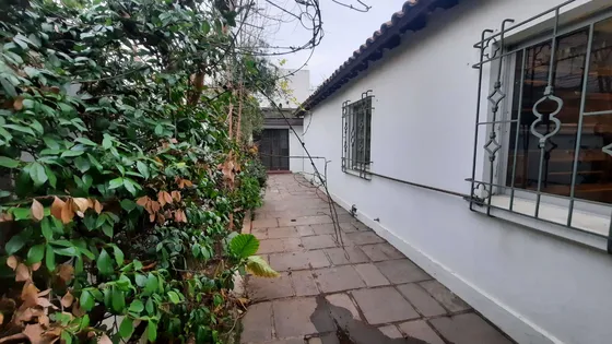 Ideal Remodelación En Barrio Ñuñoíno Clásico