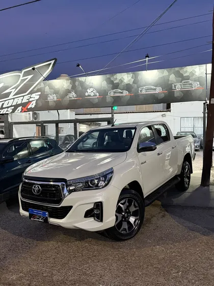 Toyota Hilux Pick-up 2.8 Cd Srx 177cv 4x2 At
