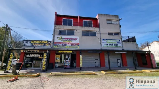 Excelente Oportunidad Para Inversores! Venta En Bloque, Múltiples Rentas 5 Locales Y 3 Duplex