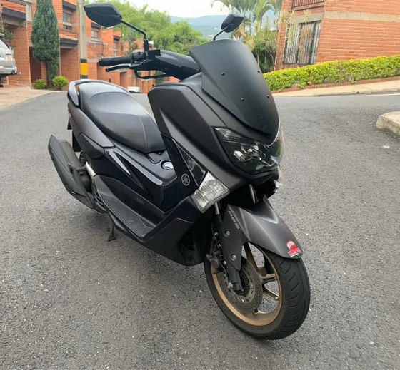 Yamaha N Max 155 (abs) Modelo 2020 Con Solo 28,000 Km