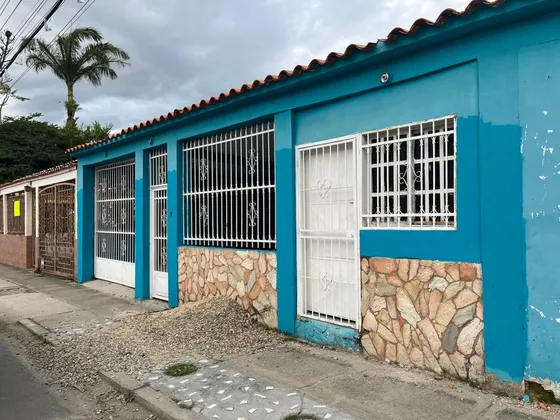 Vendo Casa En Urb. Los Cerritos Paraparal 