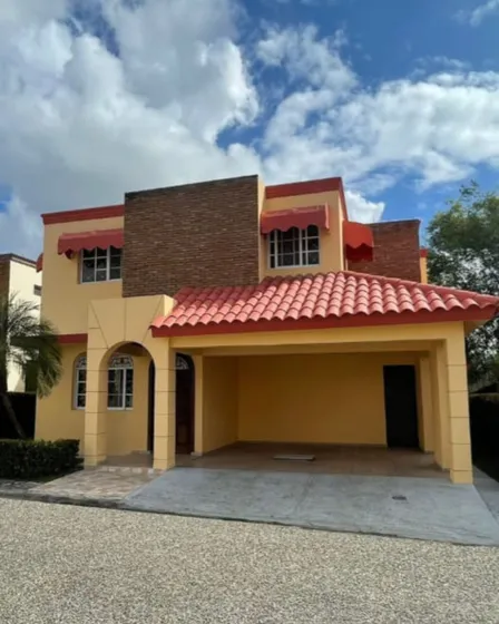 Casa En Proyecto Cerrado En Jardines Del Este 