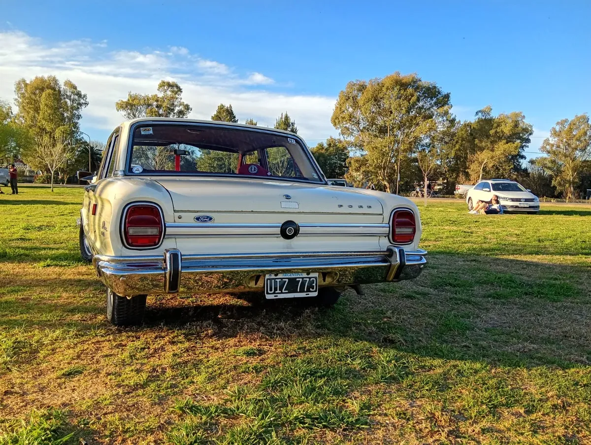 Ford Falcon 3.0 Lujo563690269552814081