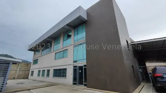 Se Alquila En La Intercomunal Turmero Maracay Moderno Edificio Empresarial, Con Oficinas Y Galpon, 25-5423 More