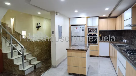 Luis Quiroz Vende Townhouse En Monteserino San Diego, Pozo Conj Cerrado Con Vigilancia 24/7  Lq 25-8999