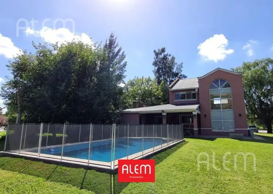 Casa De 3 Dormitorios En Venta En El Ombu