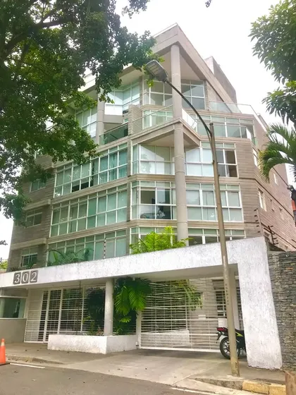 Se Vende Apto Ph 130m2 3h+s/ 4b+s/ 4pe Los Naranjos De Las Mercedes