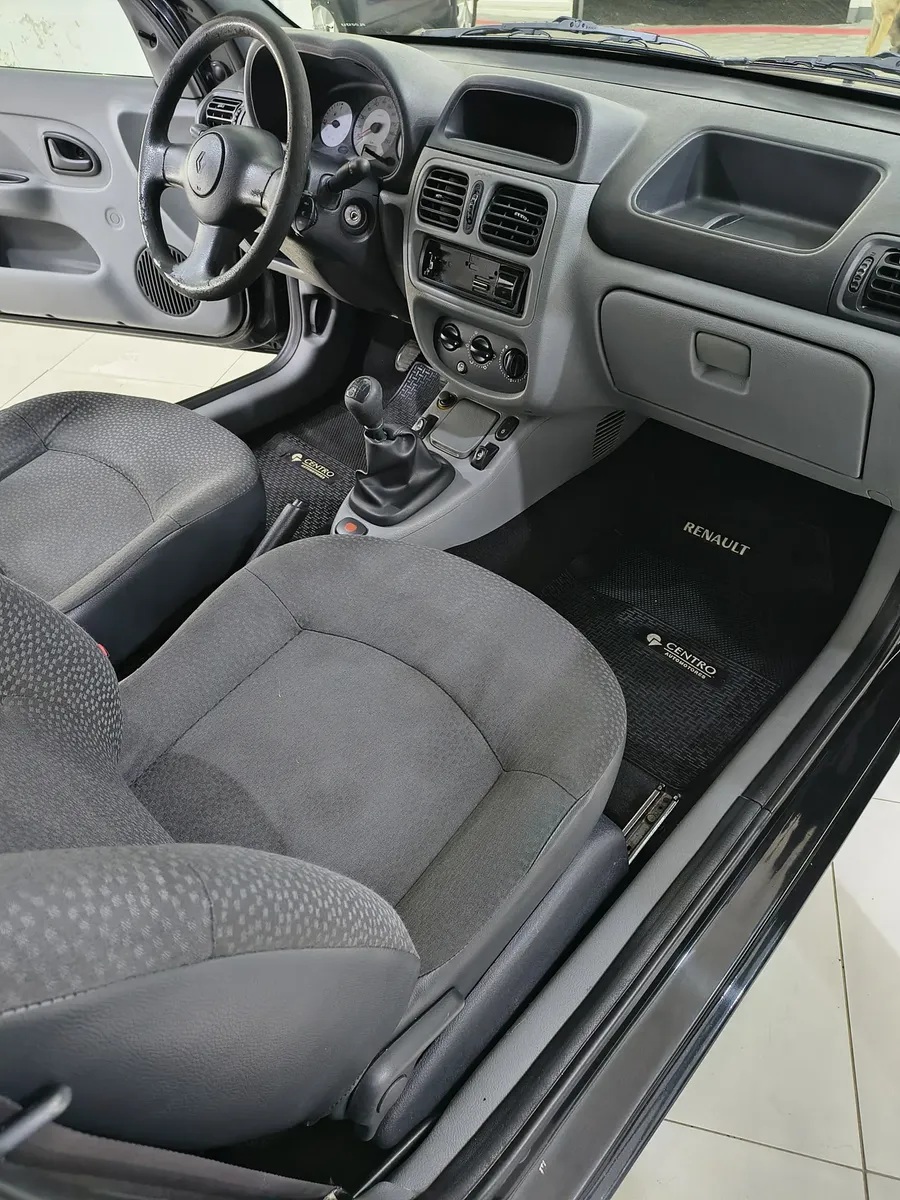 Renault Clio 1.2 Authentique542175465979914245