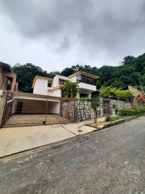 Yannet Inmuebles Vende Casa Calle Cerrada Trigal Norte