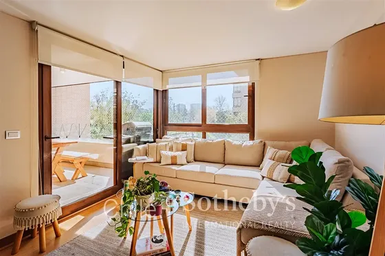 Departamento En Venta De 2 Dorm. En Las Condes