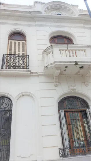 Espectacular Casa En Ph  Parque Patricios  Venta -6 Amb. Con Terraza  Apto Profesional No Paga Expensas!!